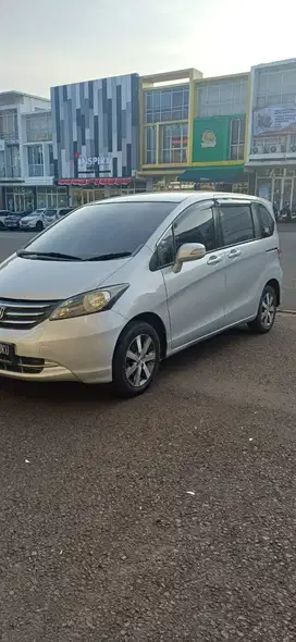Honda Freed 2011 Bensin