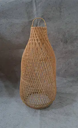 Kap lampu gantung anyaman rotan model Botol diameter 30 cm