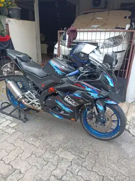 R15 V3 Lengkap + helm + paddock nego wajar