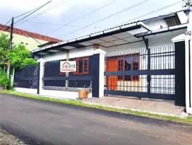 Rumah bagus luas dekat kampus UMS