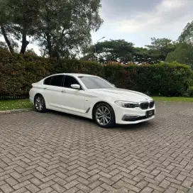 BMW 520i Luxury G30 2020