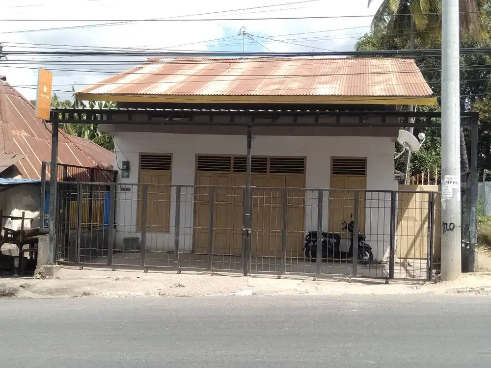 Bangunan Rumah Toko letak strategis di Jalan utama Kota Kupang