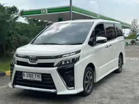 Voxy 2.0 AT 2019 Termurah mobil sangat terawat