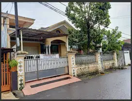 Rumah 2 Lantai dijual. Bebas Banjir