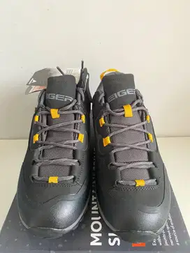 Sepatu Treking Hiking EIGER MOUNTAINEERING SHOES - Mamba Low - Size 43