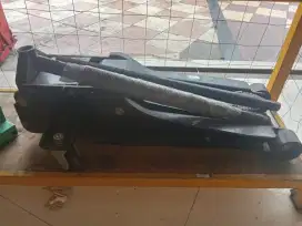Dongkrak buaya 5 ton hitam