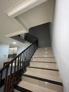 RUMAH MURAH STRATEGIS DEKAT GBK