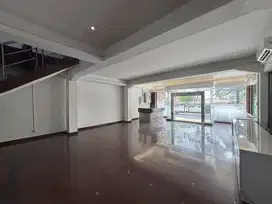 Disewakan Gedung Kantor di Cideng - Tanah Abang Jakarta Pusat