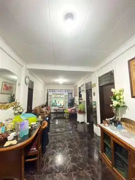 Dijual rumah di Panjunan Astana Anyar, cocok untuk usaha dan kantor