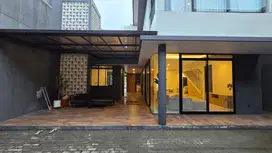 Disewakan Rumah Baru Cantik Full Furnish di Grand Nayapati Kbp