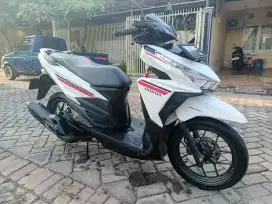Honda Vario 125 Putih