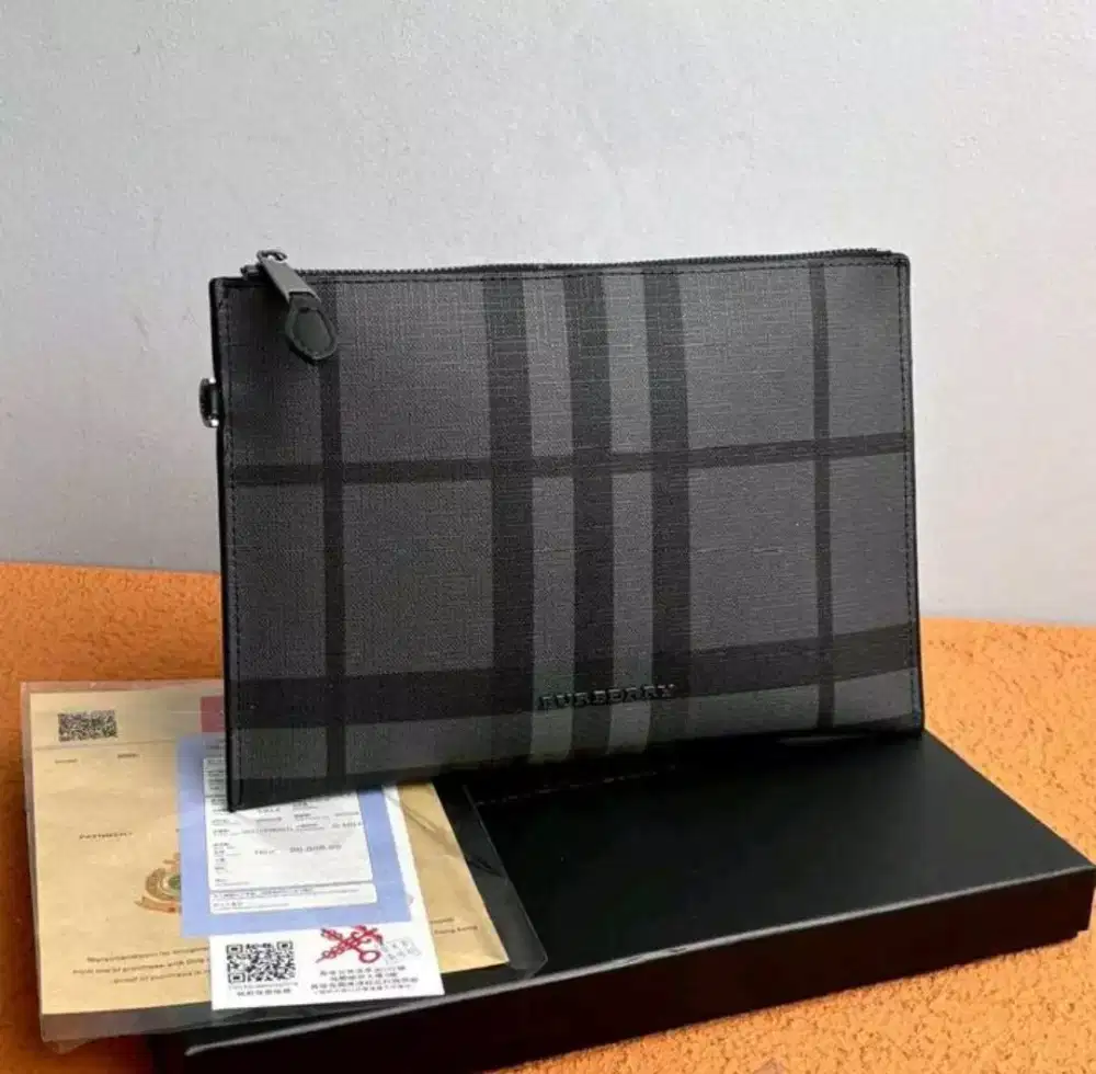 Clutch pria burberry black check signature canvas leather fullset box