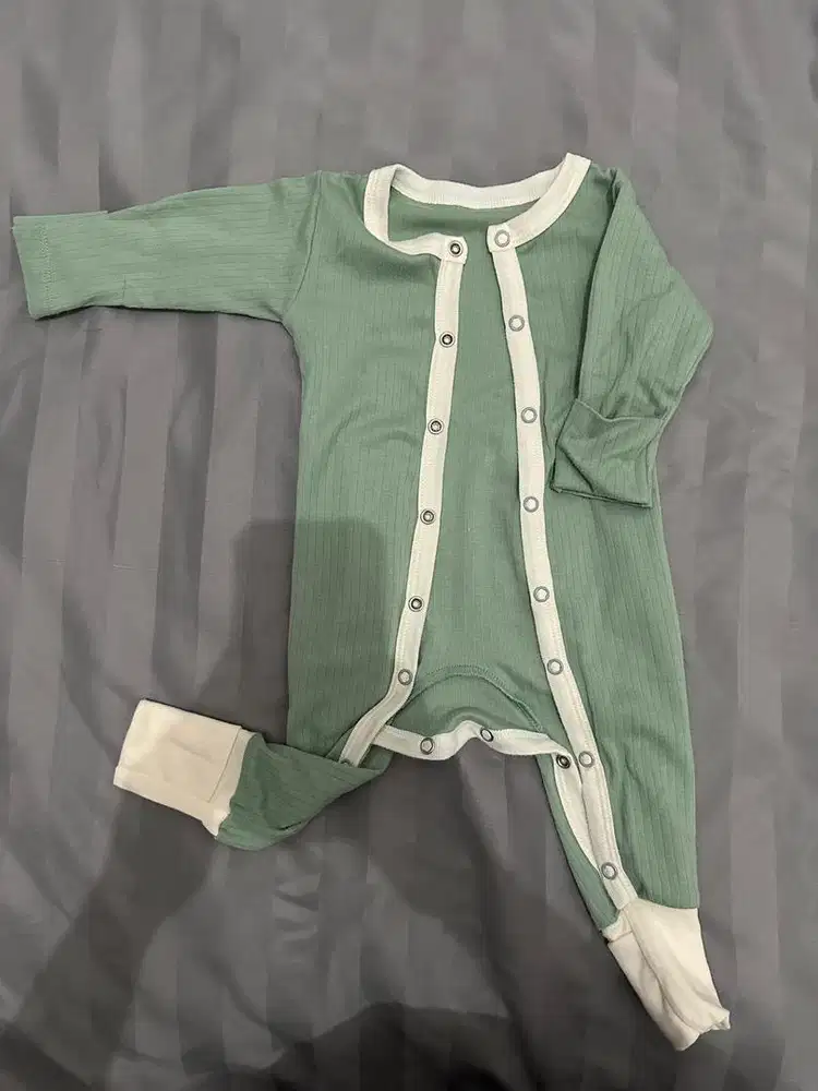 baju bayi laki bekas