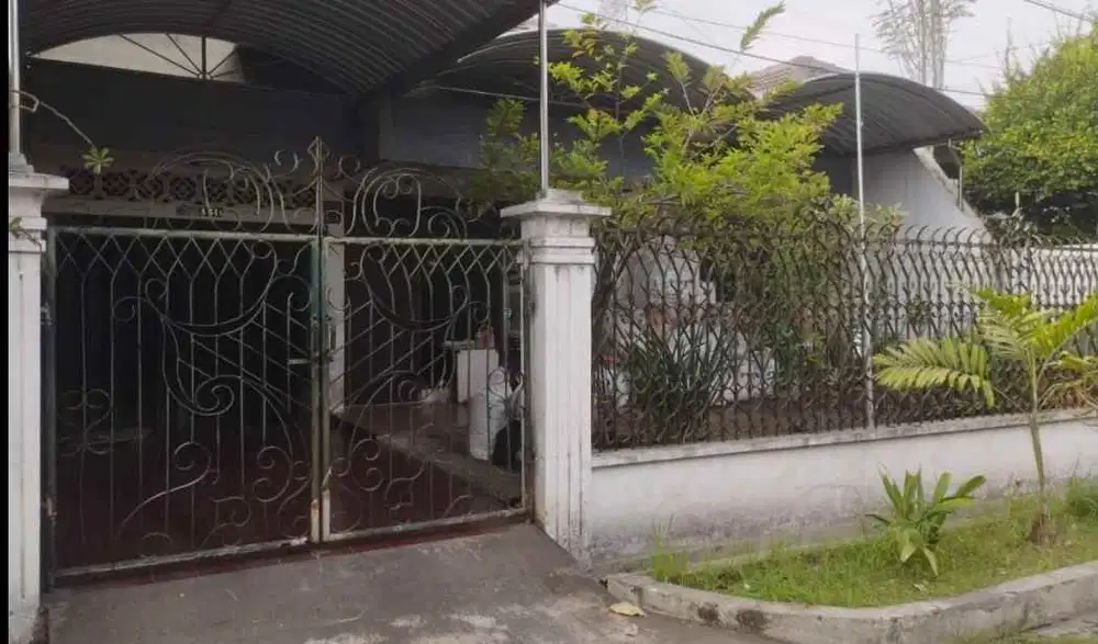 DIJUAL RUMAH HITUNG TANAH LOKASI FAVORITE  DARMAHUSADA INDAH BARAT