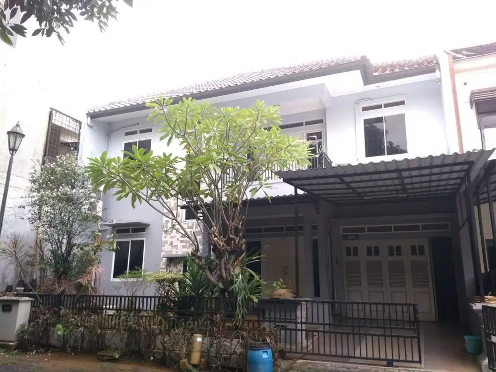 Rumah 2 lantai dekat mall & 4 pintu tol di citra Grand Cibubur