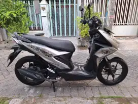 Jual honda beat street 2022 plat w sda kondisi sgt bagus siap pakai