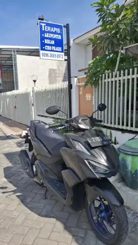 Vario 160 warna hitam plat Surabaya 2022