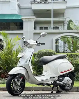 DIJUAL VESPA SPRINT S 150 IGET ABS LED THN 2022 PERFECT CONDITION