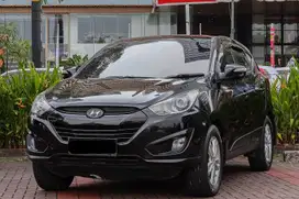 HYUNDAI TUCSON GLS 2.0 AT 2012 HITAM BERGARANSI