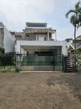 DIJUAL RUMAH CANTIK DESIGN MODERN SIAP HUNI DKT TOL JOR DI VETERAN