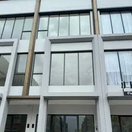 Ruko 3 lantai Maggiore Juntion siap pakai lokasi bagus