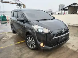 Toyota Sienta V 2017 A/T