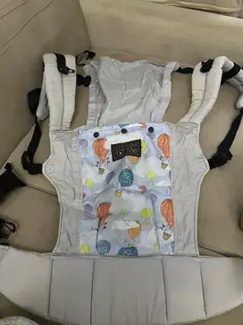 JUAL GENDONGAN BAYI CUDDLEME BEKAS