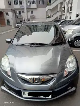 Honda Brio 2014 E a/t Abu-abu metalik Mobil siap pakai no PR