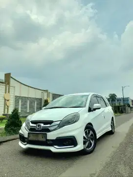 LOW KM 90RB FIRST HAND OWNERSHIP! MOBILIO RS 1.5 MATIC 2015 TERAWAT