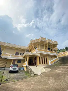 dijual villa di Hambalang