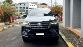 Km14rb toyota fortuner vrz gr sport diesel 2024 hitam