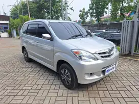 DP 5% Daihatsu Xenia 1.0 Li Deluxe Bensin-MT 2010 UKK