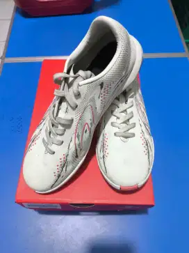 Dijual sepatu futsal specs speed blaze white size 41 original