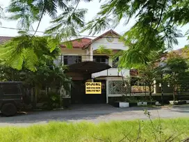 Dijual Rumah Asri, Strategis dekat Area Sekolah Petra dan Kampus Petra