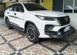 Fortuner GR 2,8 th 2024 putih