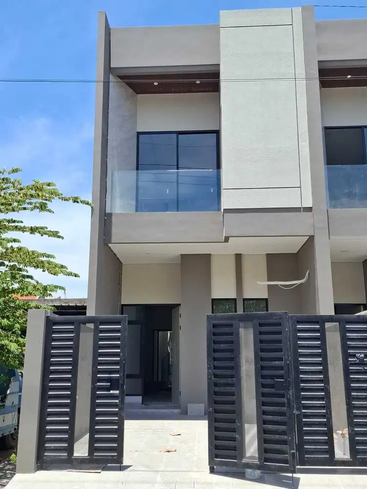 Rumah Baru Minimalis Dua Lantai dekat Ubaya Tenggilis Surabaya