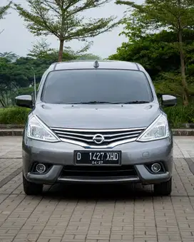 Nissan grand Livina SV mt 2014 grey