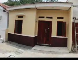 Rumah Di kontrakan masuk jalan mobil no parkir bangunan 33m²