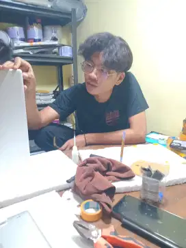 Dicari segera karyawan pengalaman dempul dan cat body
