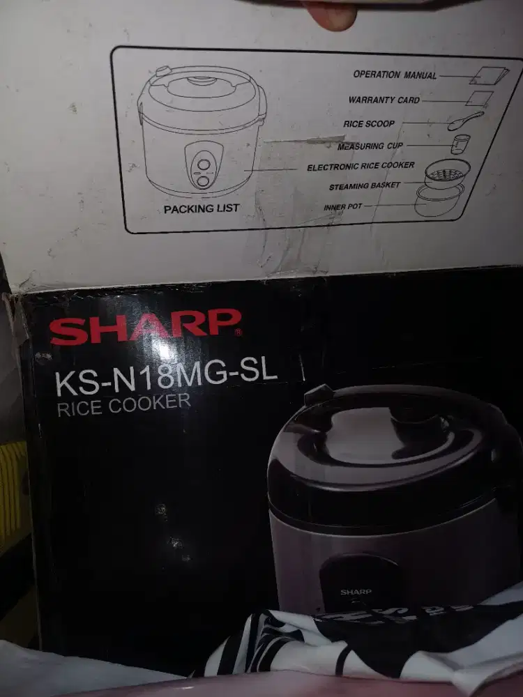 Rice Cooker Merek Sharp Warna Hitam Silver