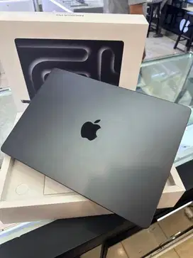Macbook Pro M4 Pro 14inch 24/512GB Garansi iBox 30/08/2026 Like New