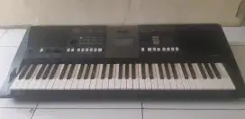 Yamaha PSR e 423