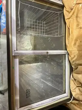 Dijual frezer msh bagus