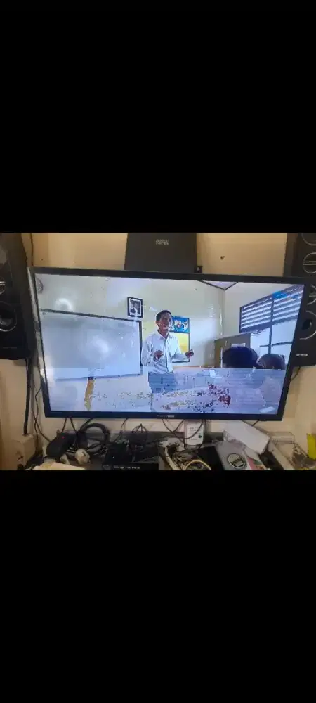 TV POLYTRON + Sepiker TV 32In