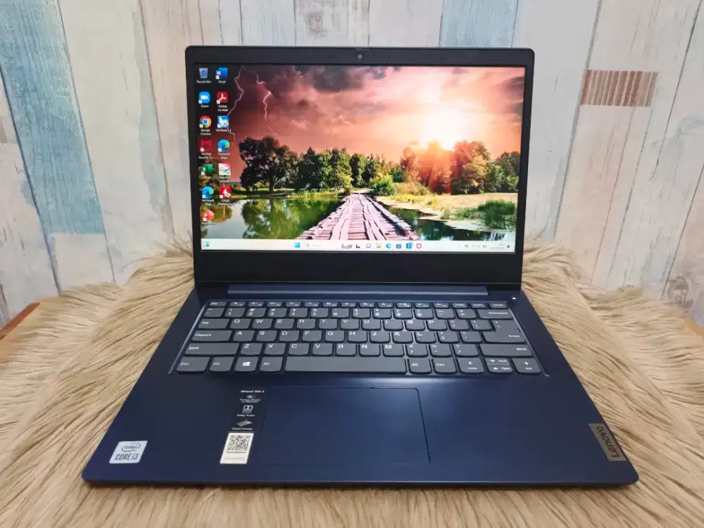 Laptop Desain Lenovo Ideapad Slim 3 Core i3 Gen 10 Ram 8 Ssd 256