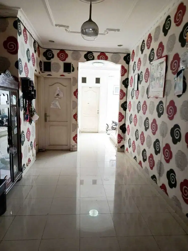 Jual cepat rumah di pondok bambu Jaktim Lt 161m