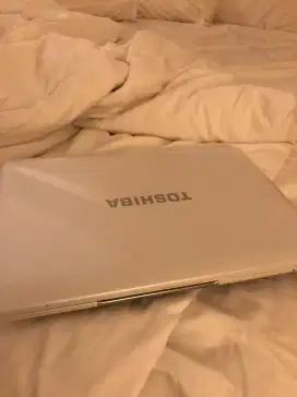 Jual laptop Toshiba core i3