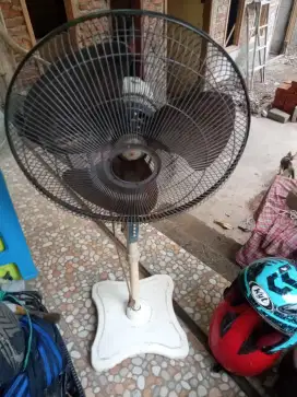 Kipas angin cosmos 16 inci