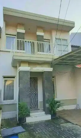 Dijual Cepat Rumah 2 Lantai Lokasi Strategis di Lippo Karawaci