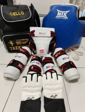 Dijual perlengkapan taekwondo murah siap pakai